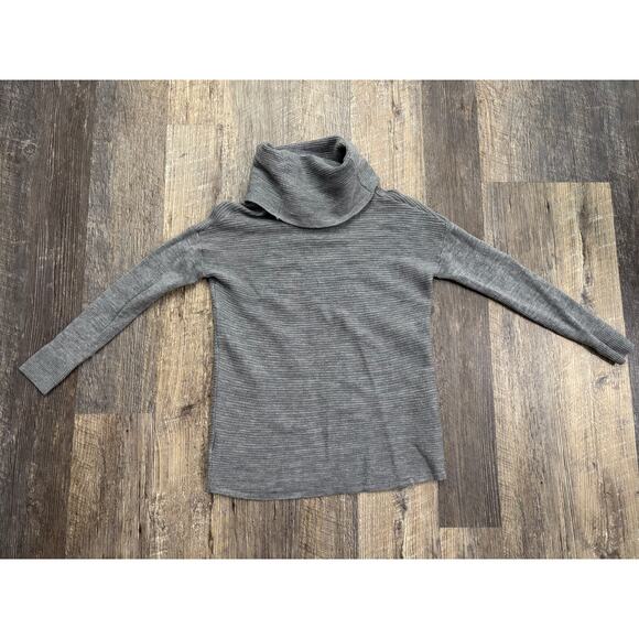 Adienne Vittadini Women's Wool Turtleneck Sweater Size Small - Picture 5 of 5